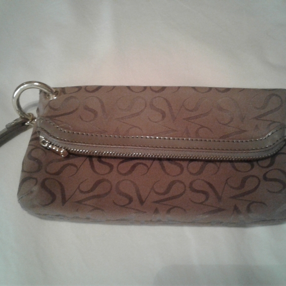 Wristlet - Picture 2 of 3